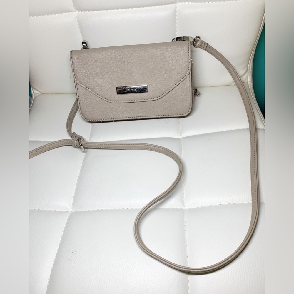 Creamy-beige purse